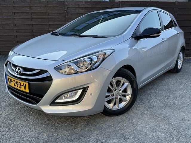 Grijs Gebruikt 2015 Hyundai i30 GO! Hatchback | € 8.950 (Eerlijke prijs) - Afbeelding 1/4