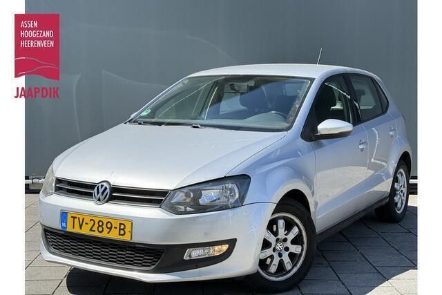 Grijs, metallic lak Gebruikt 2010 VW Polo Hatchback | € 2.999 (Goede deal) - Afbeelding 1/4