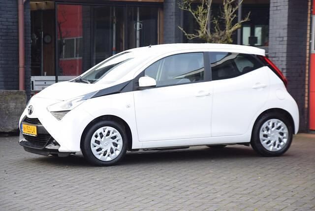 Occasion Toyota Aygo X-play 72 PK (52 kW) 2022 Wit Hatchback
