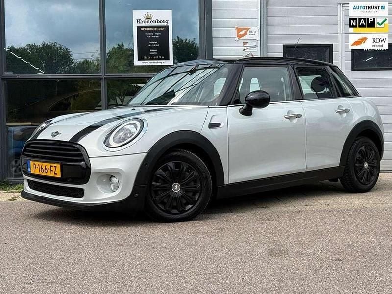 Wit Gebruikt 2018 Mini Cooper Pepper Hatchback | € 15.450 (Goede deal) - Afbeelding 1/4