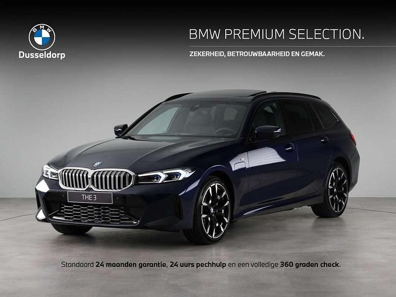Blauw Gebruikt 2025 BMW 330e M Sport Stationwagen | € 54.950 (Goede deal) - Afbeelding 1/4