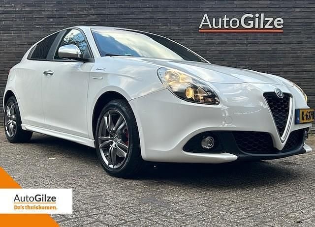 Wit Gebruikt 2016 Alfa Romeo Giulietta Super Hatchback | € 9.850 (Goede deal) - Afbeelding 1/4