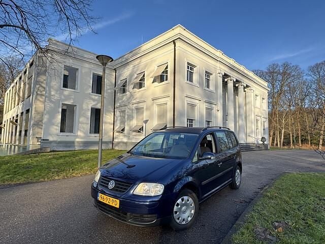 Blauw Occasion 2005 VW Touran MPV | € 1.350 (Eerlijke prijs) - Afbeelding 1/4