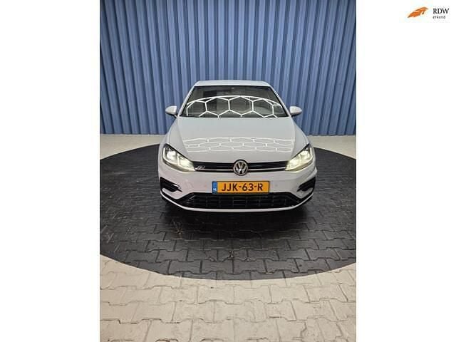 Grijs Gebruikt 2018 VW Golf VII Highline Hatchback | € 17.750 (Goede deal) - Afbeelding 1/4