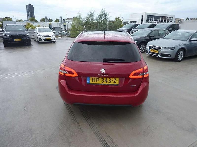 Occasion Peugeot 308 131 PK (96 kW) 2015 Rood MPV