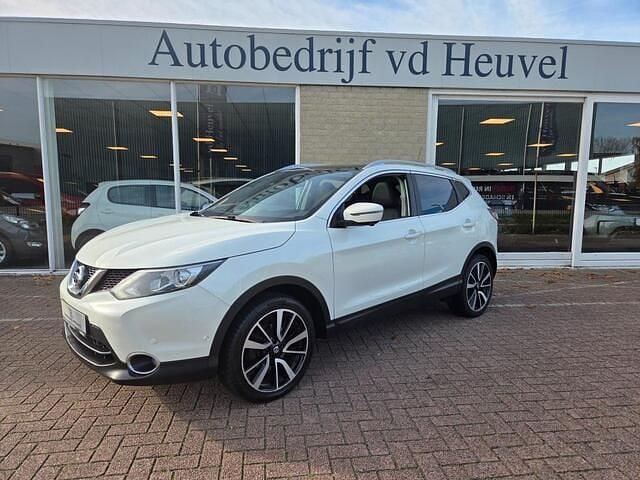 Wit (metallic) Gebruikt 2015 Nissan Qashqai 360º SUV | € 10.450 (Super prijs) - Afbeelding 1/4