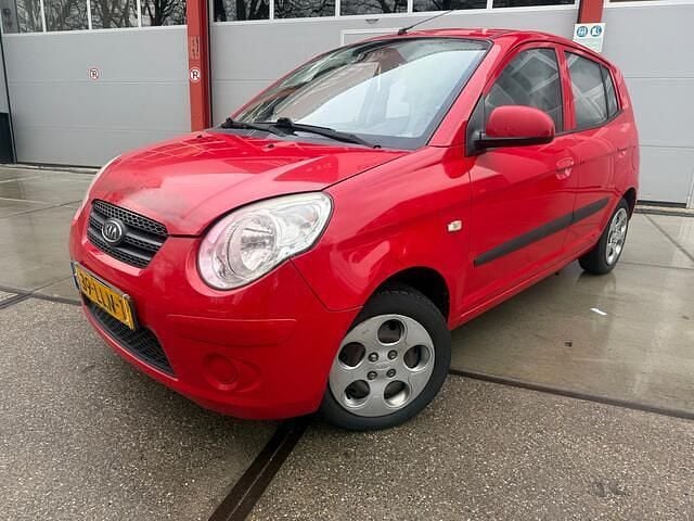 Rood Occasion 2010 Kia Picanto Hatchback | € 999 (Super prijs) - Afbeelding 1/4