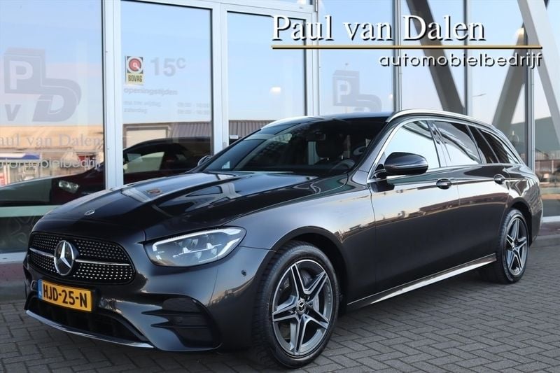 Grijs Gebruikt 2020 Mercedes E300 AMG line Stationwagen | € 35.740 (Goede deal) - Afbeelding 1/4