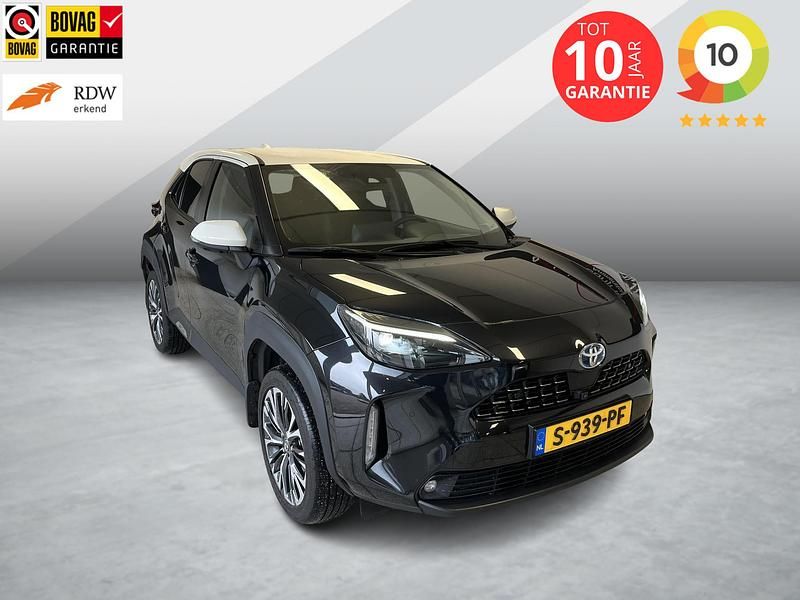 Zwart Occasion 2023 Toyota Yaris Cross Executive SUV | € 30.950 (Eerlijke prijs) - Afbeelding 1/4