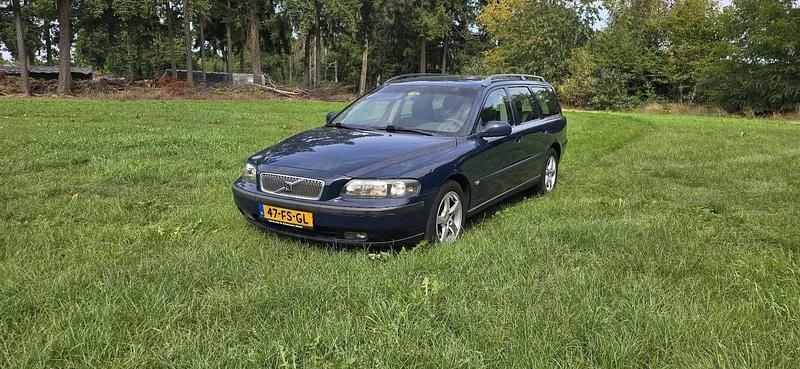 Blauw Gebruikt 2000 Volvo V70 Comfort Stationwagen | € 1.750 (Goede deal) - Afbeelding 1/4
