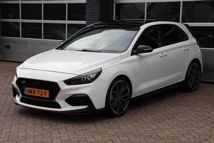 Wit Gebruikt 2019 Hyundai i30 Hatchback | € 25.450 (Eerlijke prijs) - Afbeelding 1/4