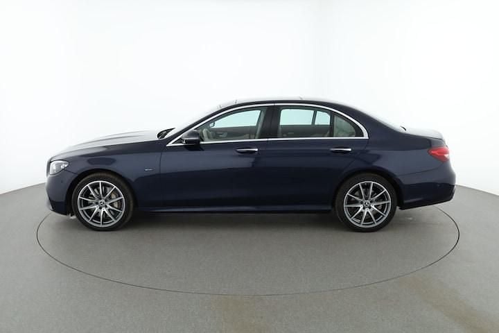 Occasion Mercedes E300 AMG line 320 PK (235 kW) 2020 Blauw Sedan