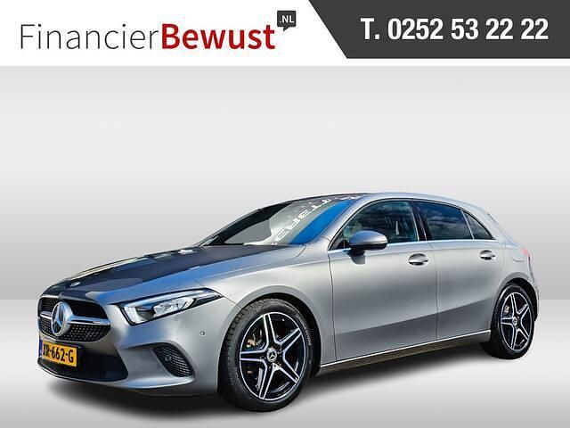 Grijs Gebruikt 2019 Mercedes A180 AMG Hatchback | € 24.900 (Duur) - Afbeelding 1/4