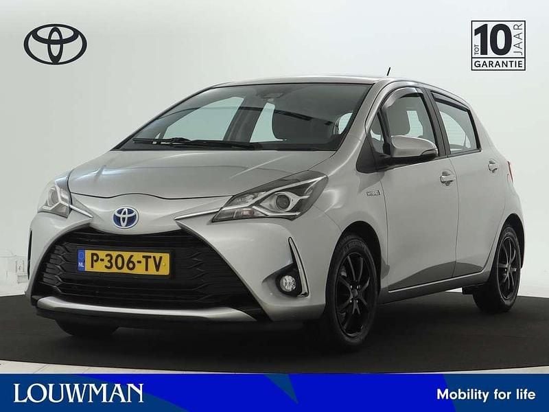 Grijs Gebruikt 2019 Toyota Yaris Hybrid Limited Hatchback | € 16.945 (Eerlijke prijs) - Afbeelding 1/3