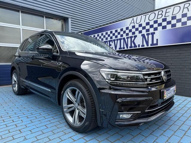 Zwart Gebruikt 2020 VW Tiguan R-line SUV | € 30.450 (Goede deal) - Afbeelding 1/3