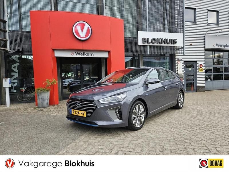 Grijs (metallic) Gebruikt 2018 Hyundai Ioniq Comfort Hatchback | € 15.945 (Eerlijke prijs) - Afbeelding 1/4