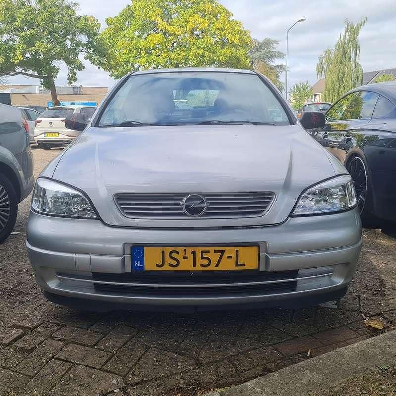 Grijs Gebruikt 2002 Opel Astra Edition Hatchback | € 1.000 (Goede deal) - Afbeelding 1/4