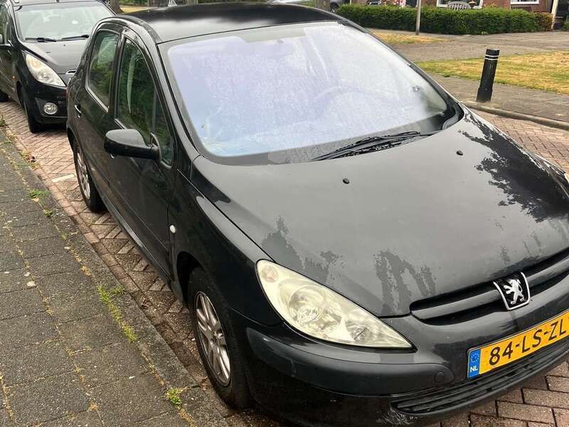 Zwart Gebruikt 2003 Peugeot 307 Hatchback | € 500 (Super prijs) - Afbeelding 1/4