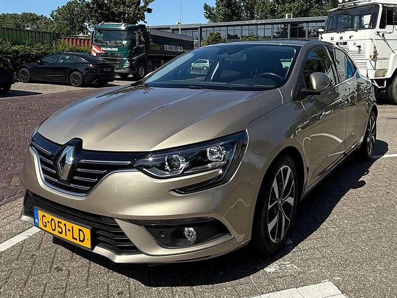 Goud Occasion 2019 Renault Mégane GT Line GT-Line Hatchback | € 14.699 (Eerlijke prijs) - Afbeelding 1/4