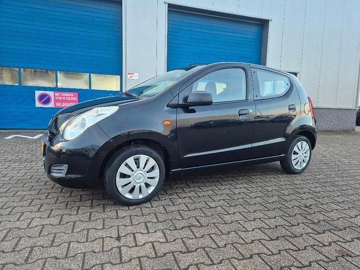 Occasion 2013 Suzuki Alto Hatchback | € 4.250 (Iets duurder) - Afbeelding 1/4