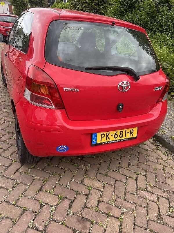 Gebruikt 2009 Toyota Yaris Sol Sedan | € 3.000 (Eerlijke prijs) - Afbeelding 1/4