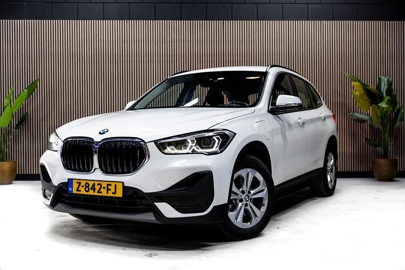 Wit Occasion 2021 BMW X1 SUV | € 27.950 (Eerlijke prijs) - Afbeelding 1/4
