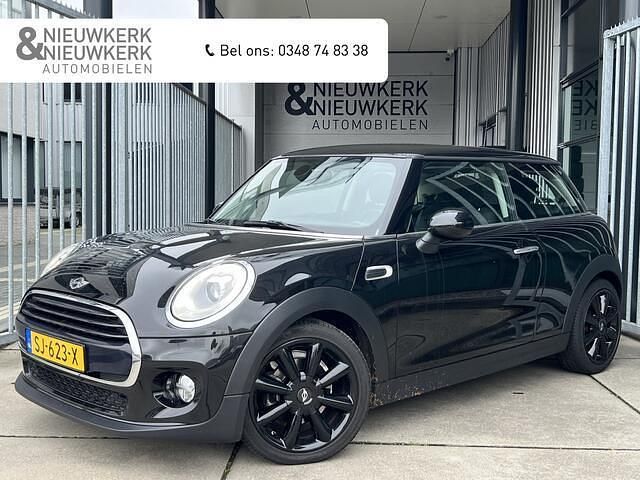 Zwart Gebruikt 2017 Mini Cooper Chili Hatchback | € 16.399 (Eerlijke prijs) - Afbeelding 1/4