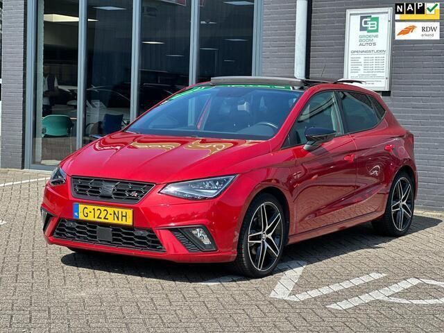 Rood Gebruikt 2019 Seat Ibiza Business Hatchback | € 14.995 (Eerlijke prijs) - Afbeelding 1/4