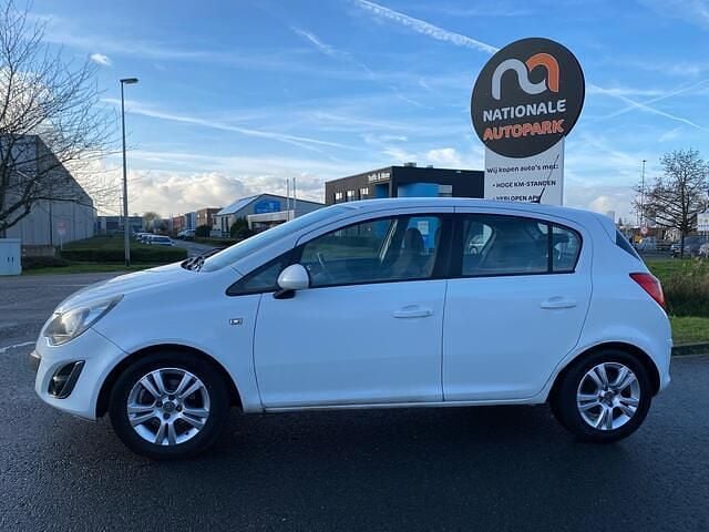 Occasion Opel Corsa Design Edition 95 PK (69 kW) 2013 Wit Hatchback