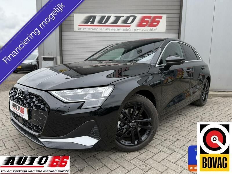 Zwart Gebruikt 2024 Audi A3 Sportback S-Line Hatchback | € 39.995 (Eerlijke prijs) - Afbeelding 1/4