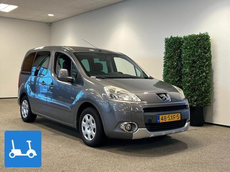 Grijs Gebruikt 2012 Peugeot Partner MPV | € 19.950 - Afbeelding 1/3