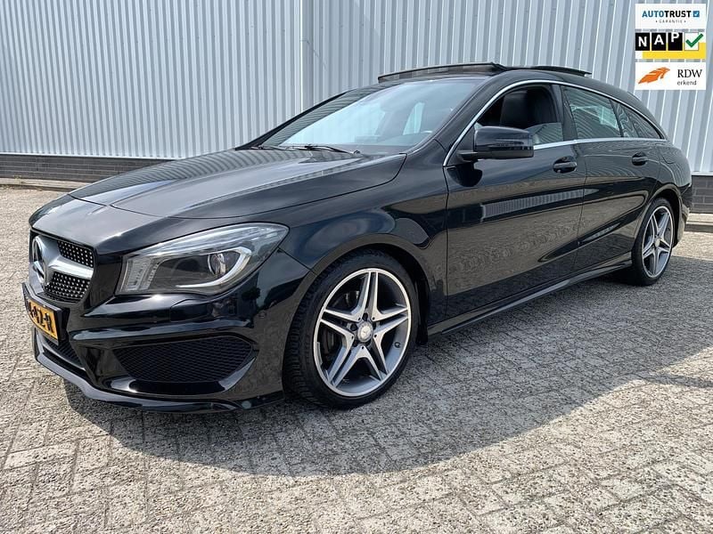 Zwart Occasion 2016 Mercedes CLA180 Prestige Sedan | € 14.950 (Eerlijke prijs) - Afbeelding 1/4