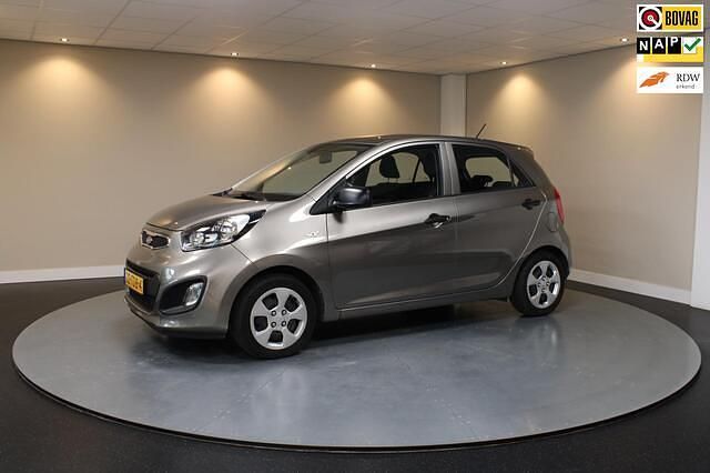 Grijs (metallic) Gebruikt 2012 Kia Picanto Comfort Hatchback | € 10.930 (Eerlijke prijs) - Afbeelding 1/4