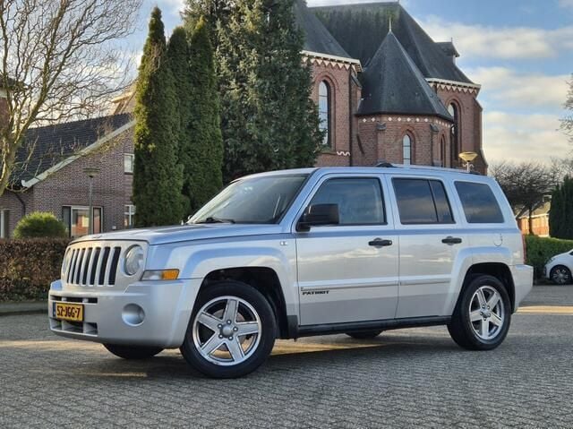 Grijs Gebruikt 2009 Jeep Patriot Limited SUV | € 5.999 (Eerlijke prijs) - Afbeelding 1/4