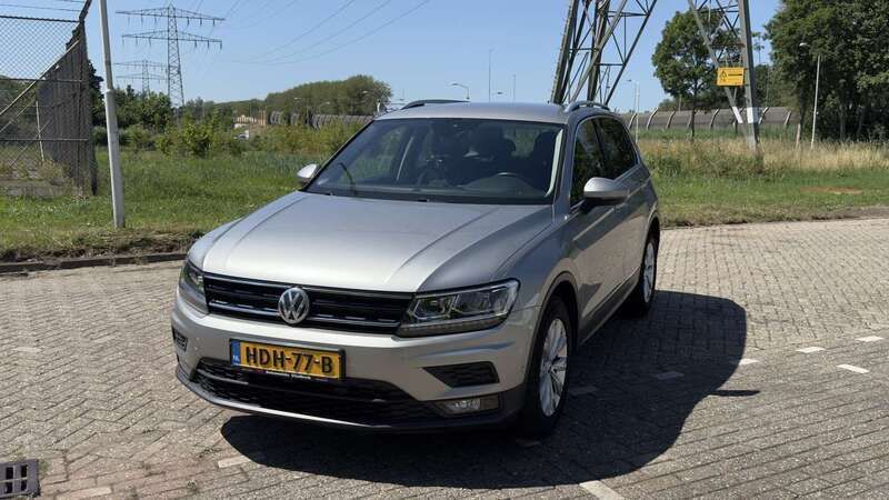 Grijs Gebruikt 2018 VW Tiguan Comfortline SUV | € 20.150 (Goede deal) - Afbeelding 1/4