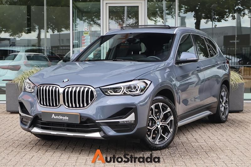 Grijs Gebruikt 2021 BMW X1 SUV | € 28.495 (Eerlijke prijs) - Afbeelding 1/4