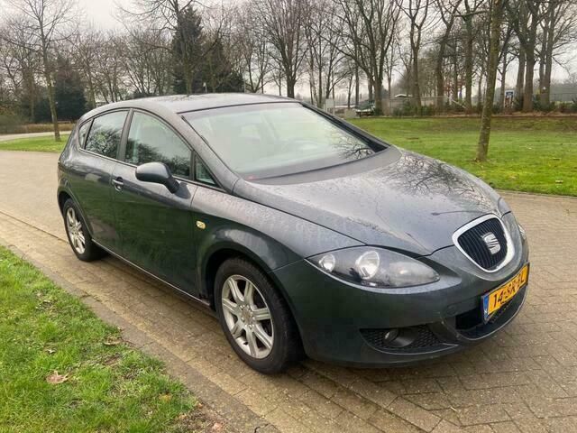 Occasion Seat Leon Stylance 105 PK (77 kW) 2006 Grijs Hatchback
