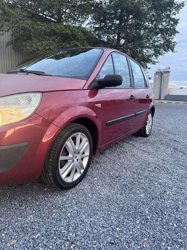 Rood Gebruikt 2005 Renault Mégane II MPV | € 1.499 (Eerlijke prijs) - Afbeelding 1/4