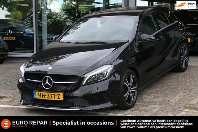 Zwart Gebruikt 2015 Mercedes A180 Edition Hatchback | € 8.995 (Goede deal) - Afbeelding 1/4