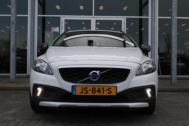 Occasion Volvo V40 Momentum 154 PK (113 kW) 2016 Wit Hatchback