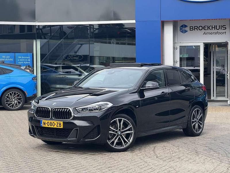 Zwart Gebruikt 2021 BMW X2 Executive SUV | € 34.900 (Eerlijke prijs) - Afbeelding 1/4