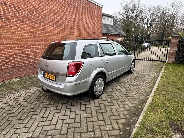 Occasion Opel Astra Essentia 105 PK (77 kW) 2005 Grijs (metallic) Stationwagen