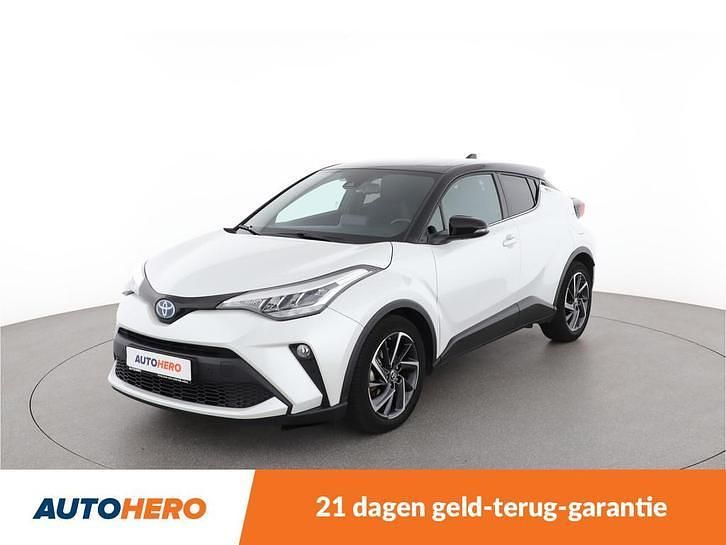 Wit Gebruikt 2023 Toyota C-HR Design SUV | € 24.649 (Super prijs) - Afbeelding 1/4