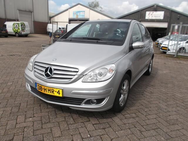 Zilver Gebruikt 2009 Mercedes B170 MPV | € 4.495 (Eerlijke prijs) - Afbeelding 1/4