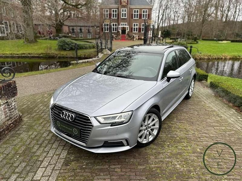 Occasion Audi A3 Sportback e-tron 150 PK (110 kW) 2018  (metallic) Hatchback