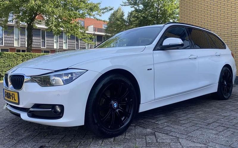 Wit Gebruikt 2015 BMW 316 M Sport Stationwagen | € 10.950 (Eerlijke prijs) - Afbeelding 1/4