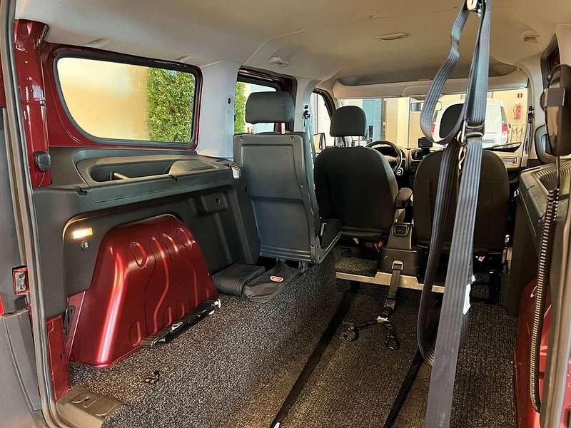 Occasion Fiat Doblò 90 PK (66 kW) 2012 Rood MPV