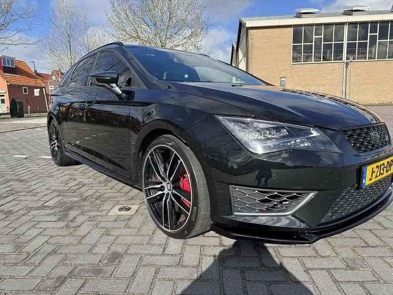 Zwart Gebruikt 2015 Cupra Leon Stationwagen | € 21.500 (Eerlijke prijs) - Afbeelding 1/4