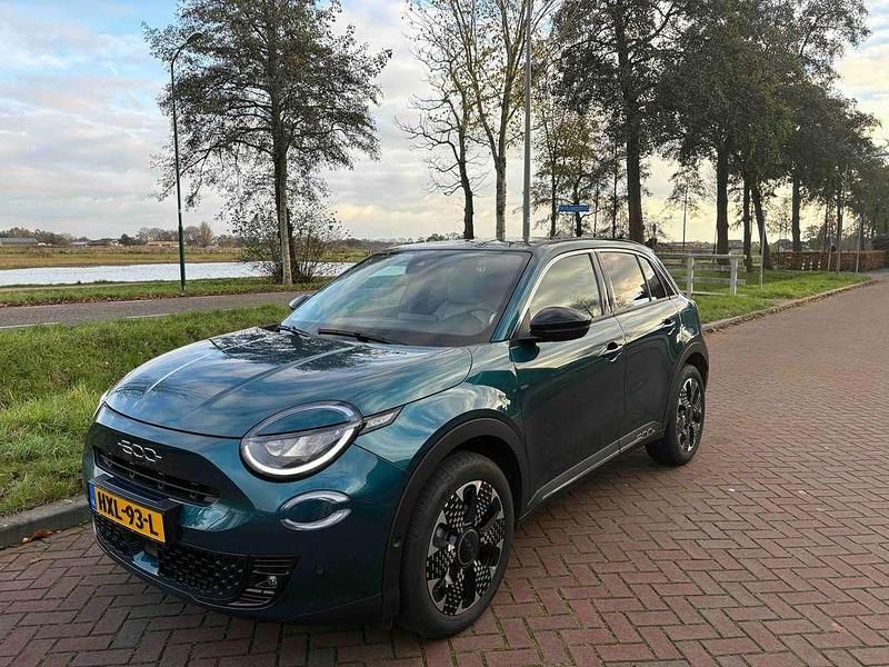 Groen Gebruikt 2024 Fiat 600 La Prima SUV | € 27.750 (Duur) - Afbeelding 1/4