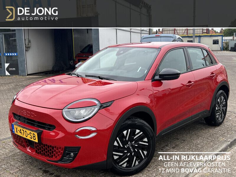 Rood Gebruikt 2024 Fiat 600E Red SUV | € 24.350 (Eerlijke prijs) - Afbeelding 1/4